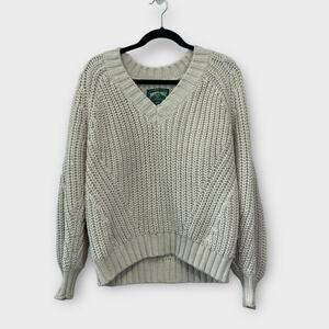 American Eagle cream chunky knit V neck sweater neutral medium